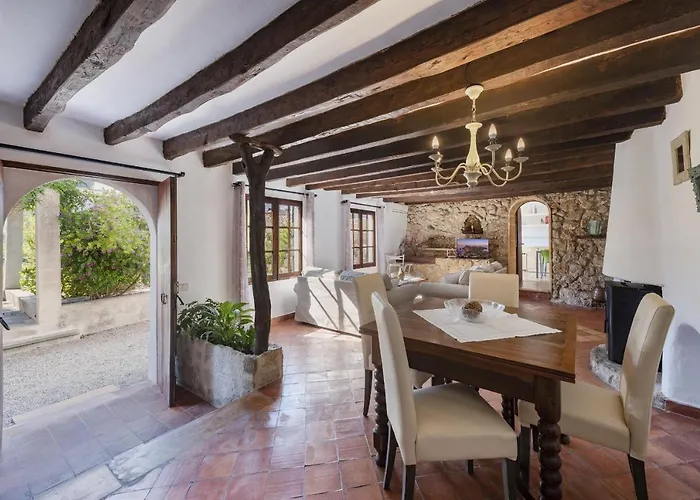 Villa Es Garroverar *